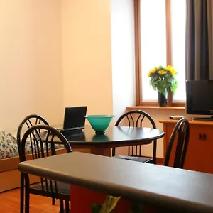 https://residence-villa-odescalchi.it-lombardy.com